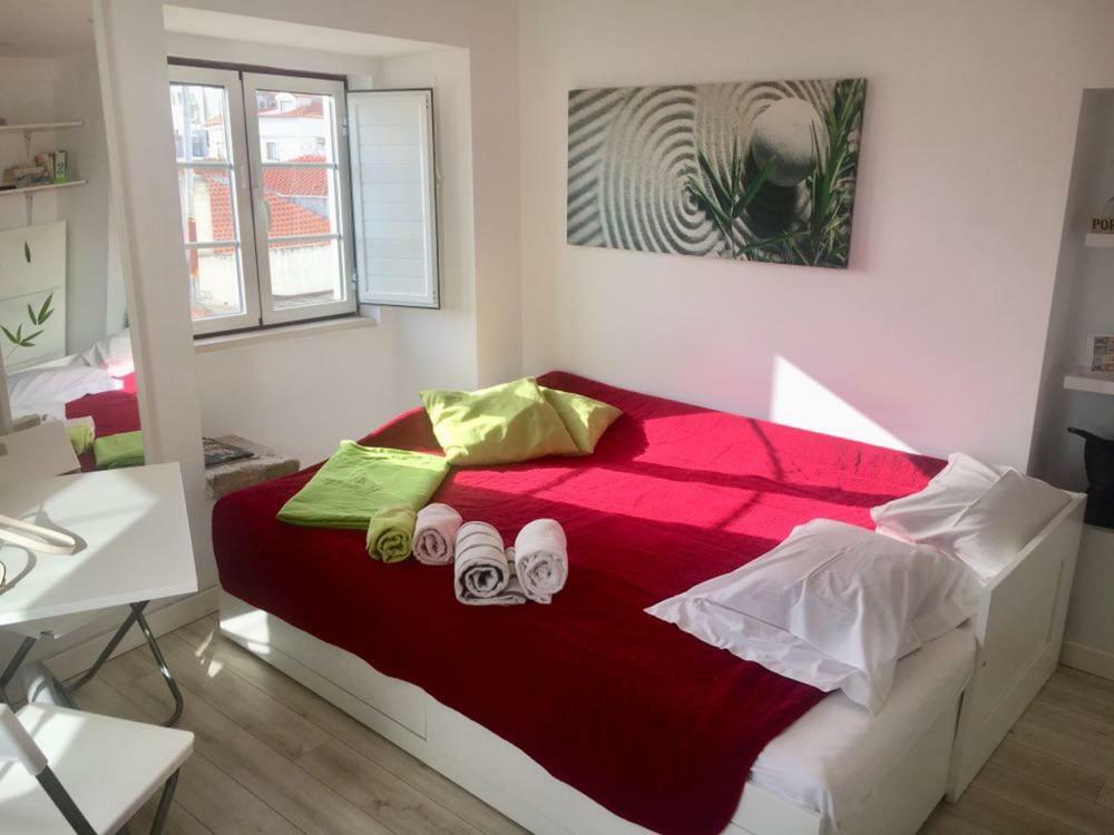 Pequeno Hostel Studio Лиссабон Экстерьер фото