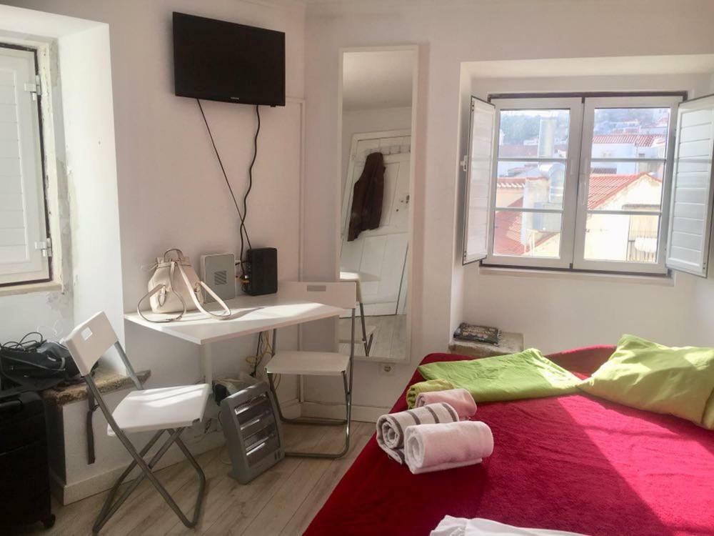 Pequeno Hostel Studio Лиссабон Экстерьер фото